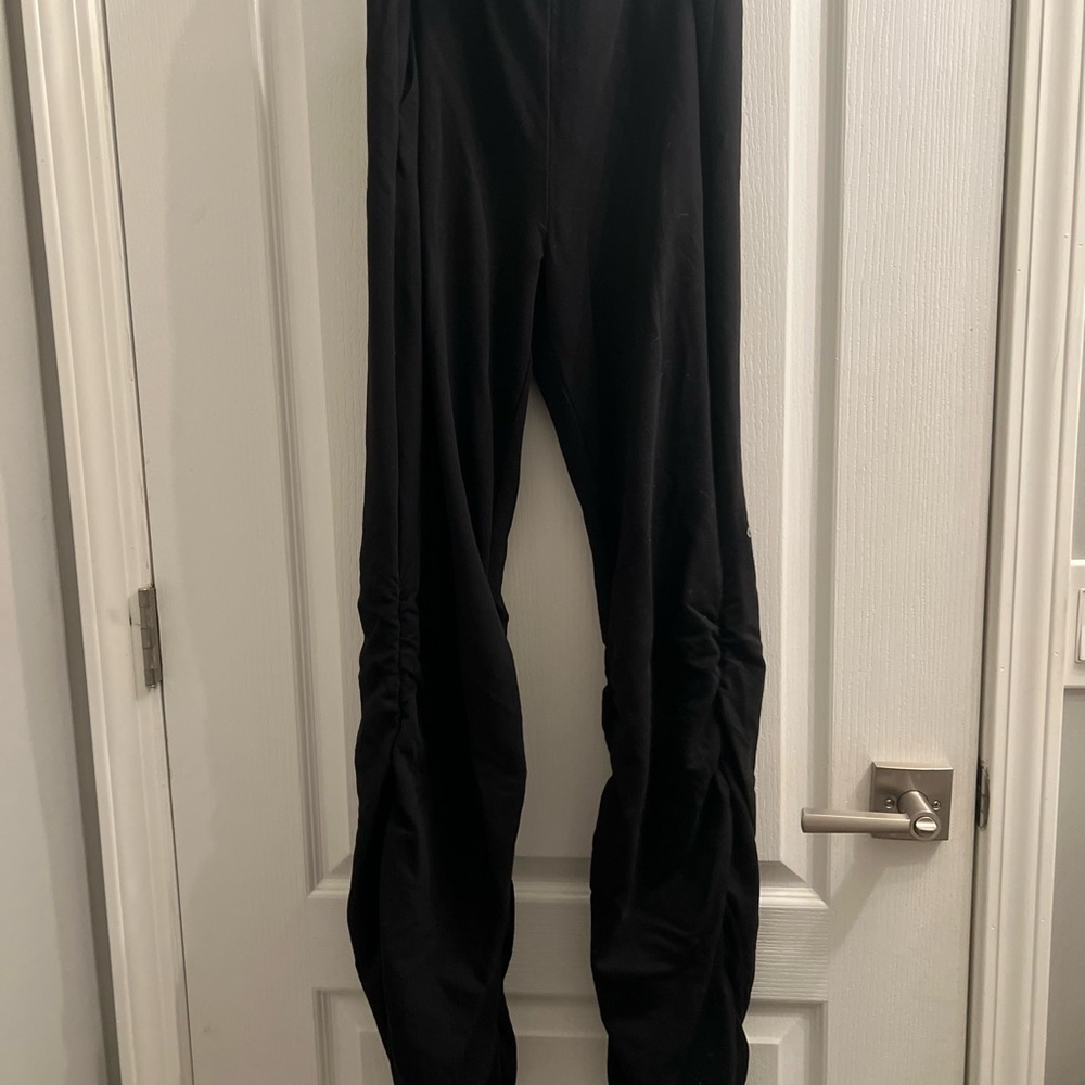 Women’s ALO leggings